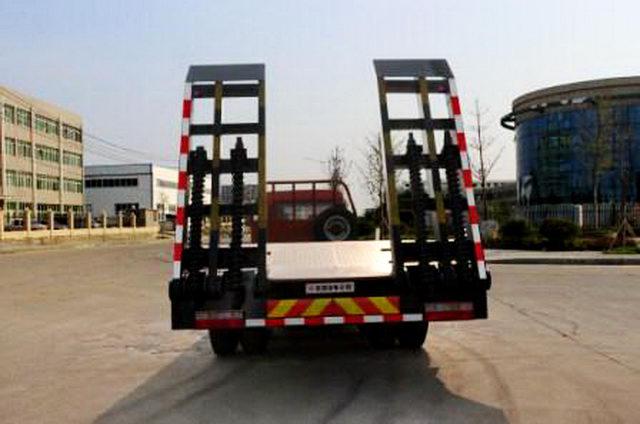 東風153前四后八低平板運輸車 東風153前四后八低平板運輸車