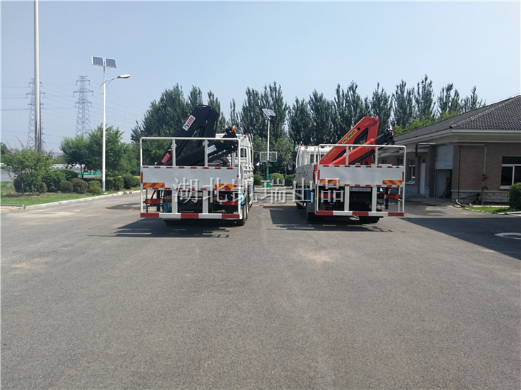 遼寧省院計量檢衡車后視圖 遼寧省院計量檢衡車后視圖