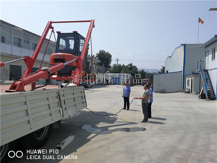 培訓(xùn)操作檢衡車叉車上下車輛 培訓(xùn)操作檢衡車叉車上下車輛