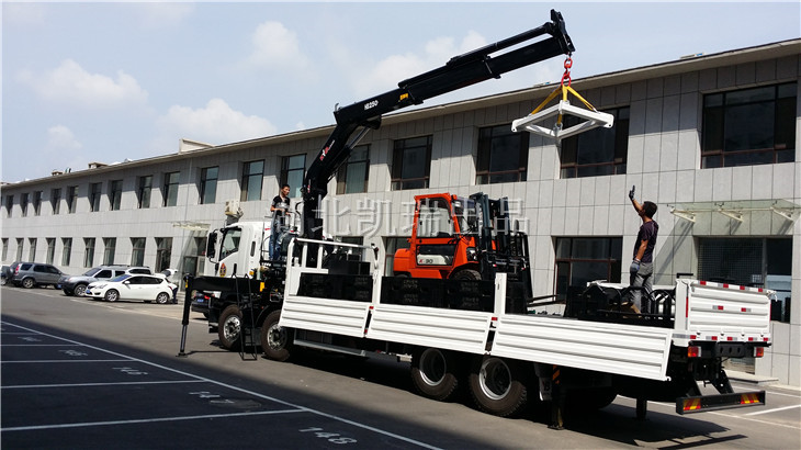吊臂裝卸叉車落地 吊臂裝卸叉車落地