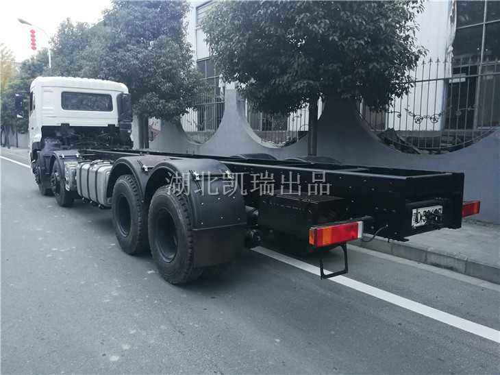 加固后的底盤左后 加固后的底盤左后